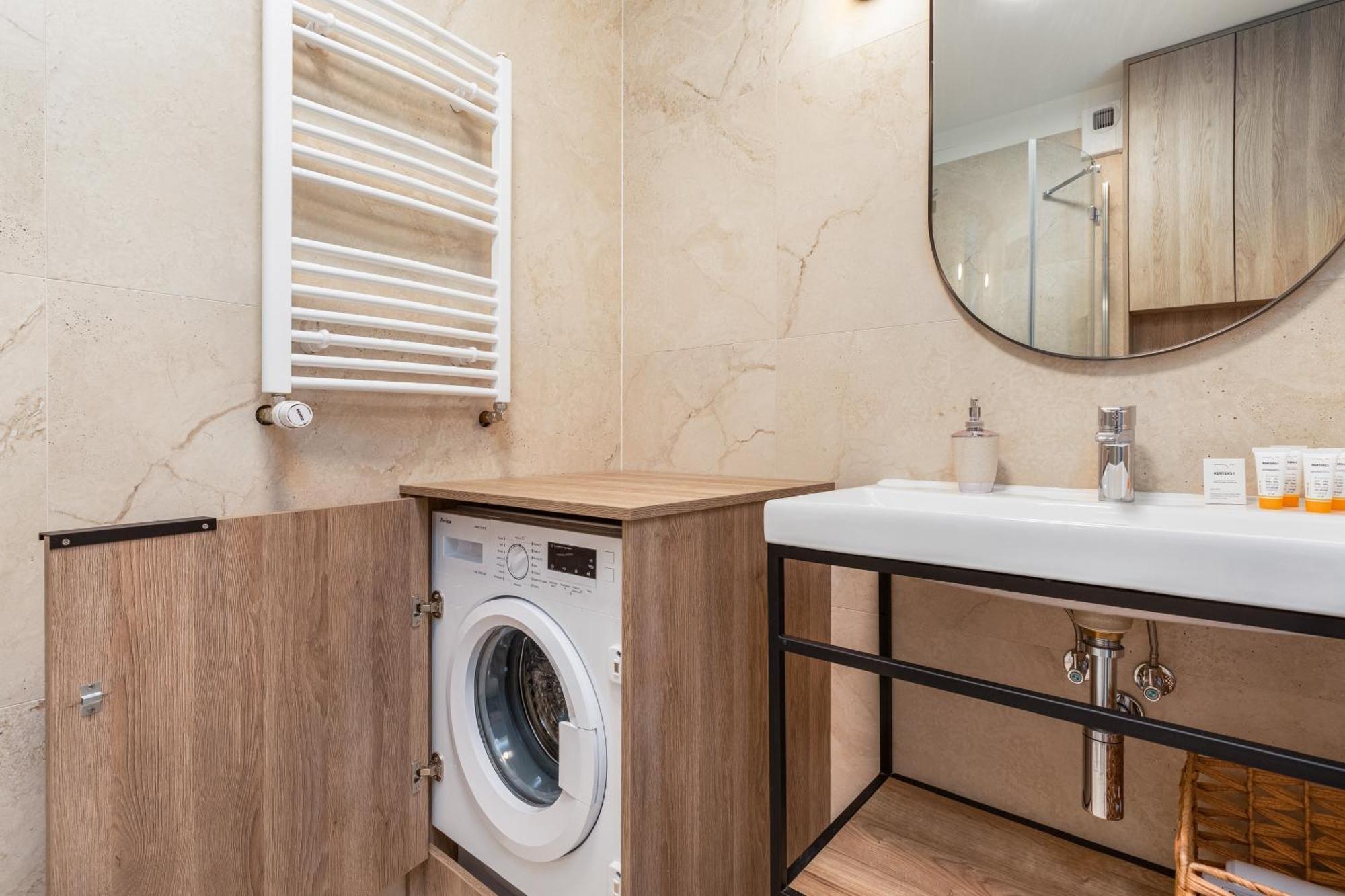Plac Slowianski Apartments With Balcony Swinoujscie Center By Noclegi Renters Esterno foto