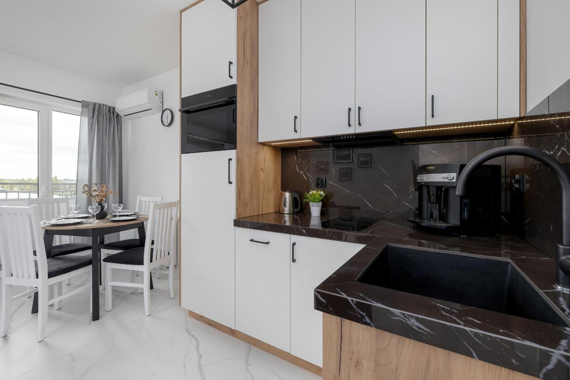 Plac Slowianski Apartments With Balcony Swinoujscie Center By Noclegi Renters Esterno foto
